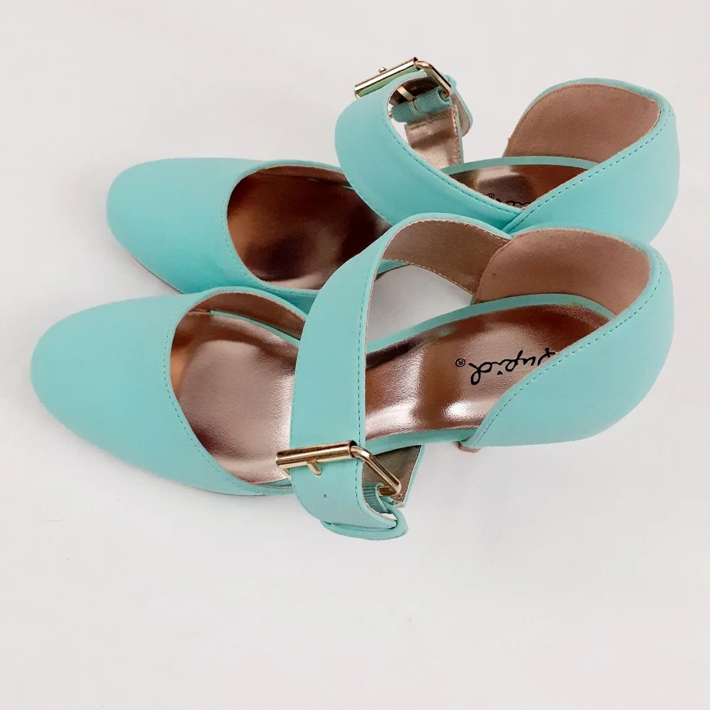 Qupid Women's Mint Green Suede Platform Sz 7.5